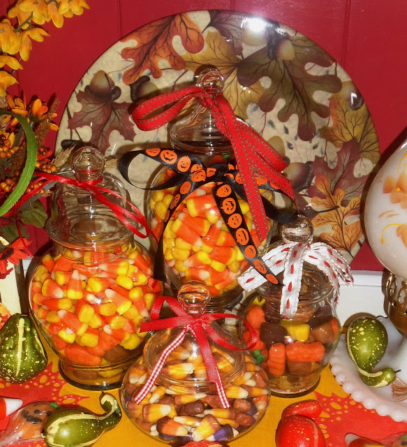 DEBBIE-DABBLE BLOG: Fall/Halloween in the Kitchen and Powder Room