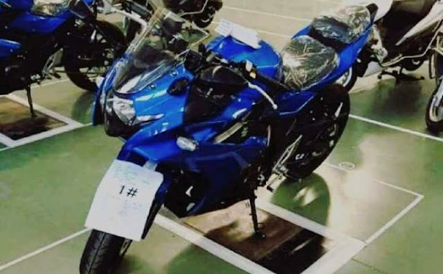 HOT : Sesosok motor sport fairing Suzuki tertangkap kamera . . inikah Suzuki GSX-R250 ?