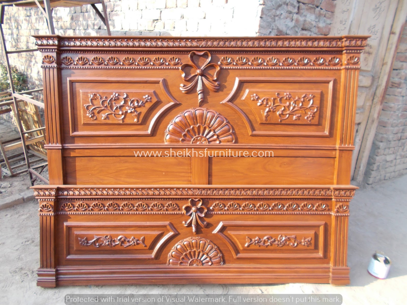 Sheikhs Furniture Royal Wooden Carved Beds Design 1