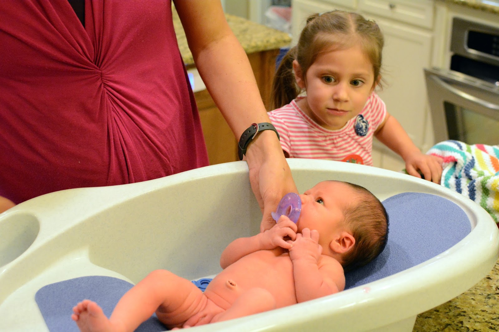 Big Ben And Baby Juliet First Bath big-ben-and-baby-juliet-first-bath