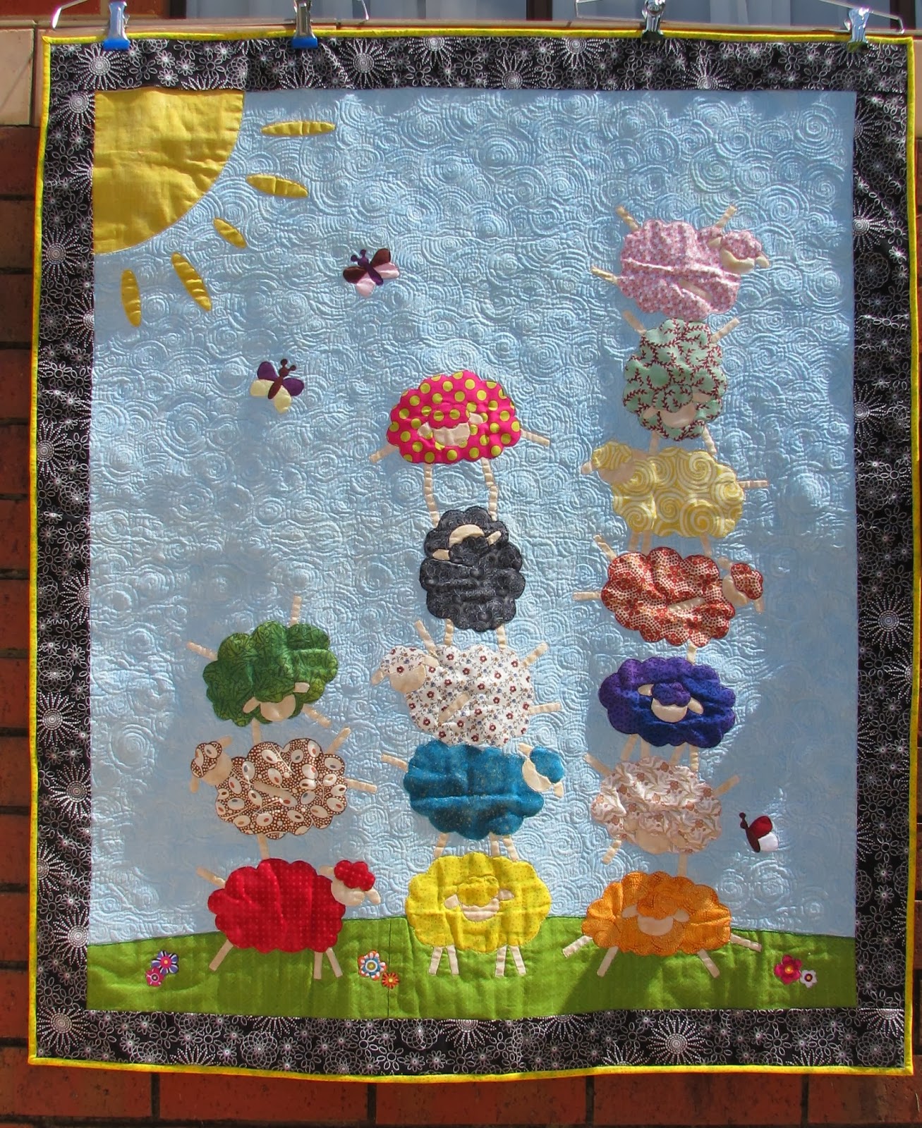 bee+quilts Pile of Sheep Quilt.