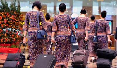 Cabin Crew Photos: Singapore Airlines Flight Attendant Photos
