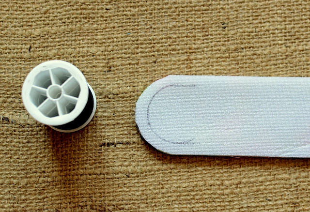 Use a spool to trace a curve - DIY fabric Purse handles - Blue Susan Makes