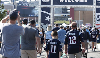 When bottled water ran out, Gillette Stadium charged fans $4.50 for tap water