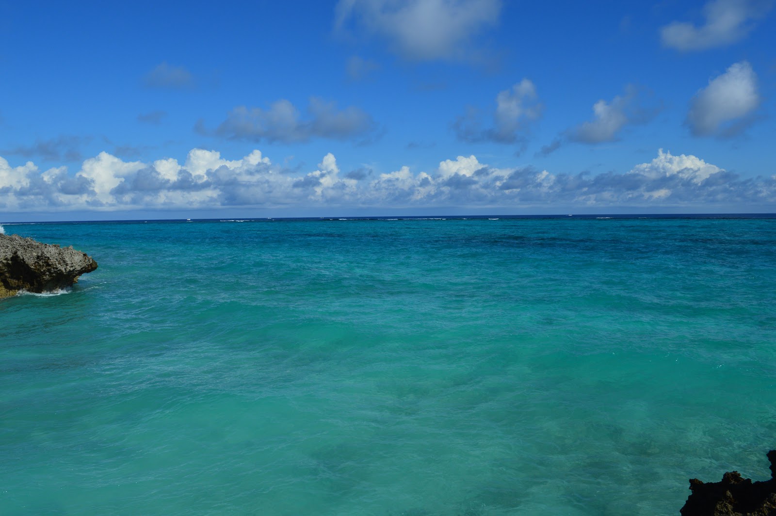 Webvanda 島全体が極上ビーチで覆われ 外国人観光客も押し寄せていない手付かずの唯一の楽園が 与論島 だ 息子が行って撮影してきた写真を見ながら紹介しよう