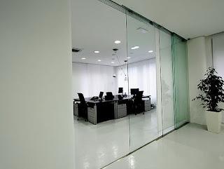 Commercial Glass Giovani Glass