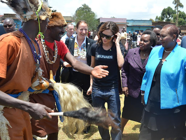 PHOTOS - Victoria Beckham in Kenya with son Brooklyn for Beyond Zero initiatives