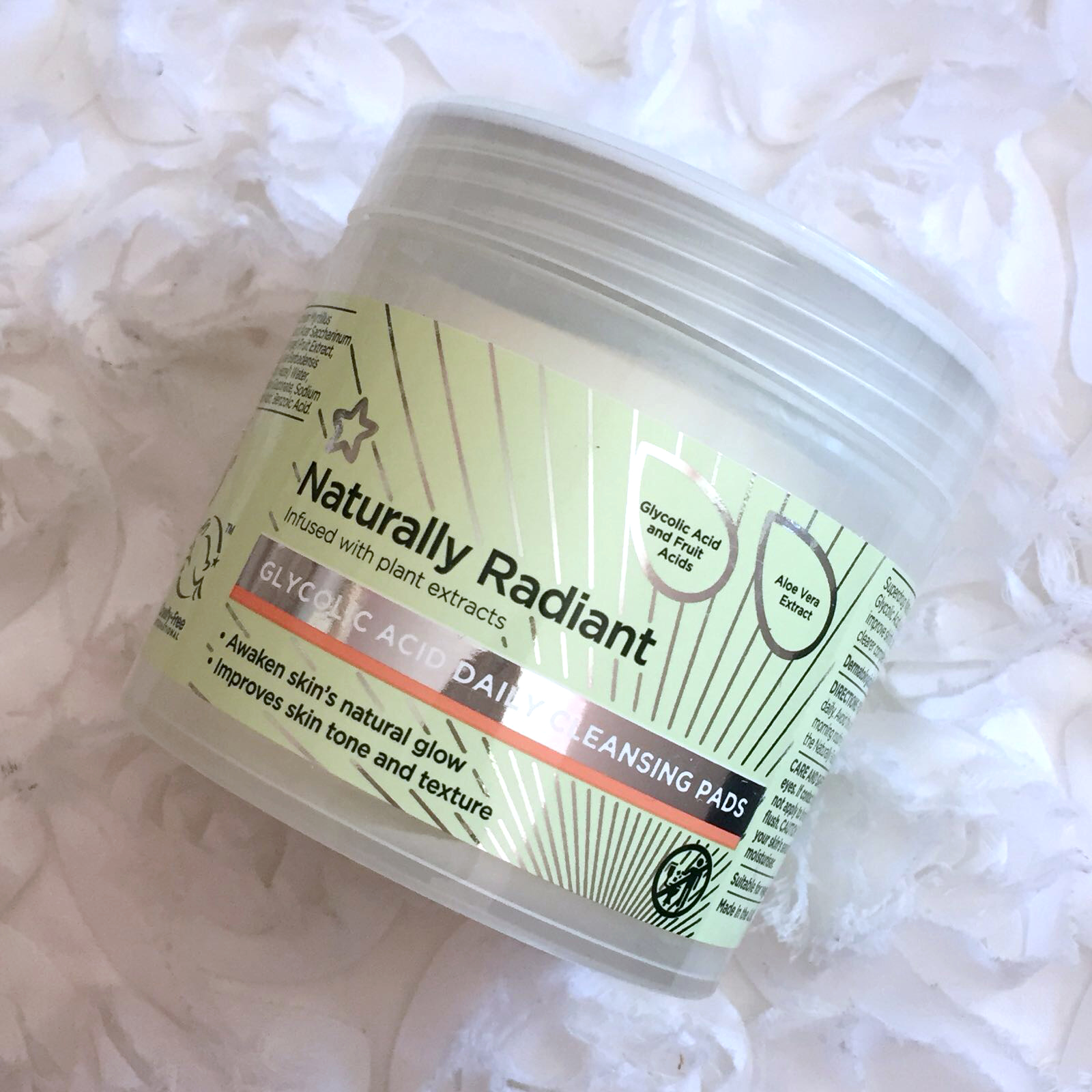 Superdrug Naturally Radiant Glycolic Acid Daily Cleansing Pads