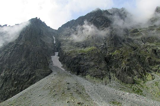 Żleb Karczmarza (słow. Krčmárov žľab).