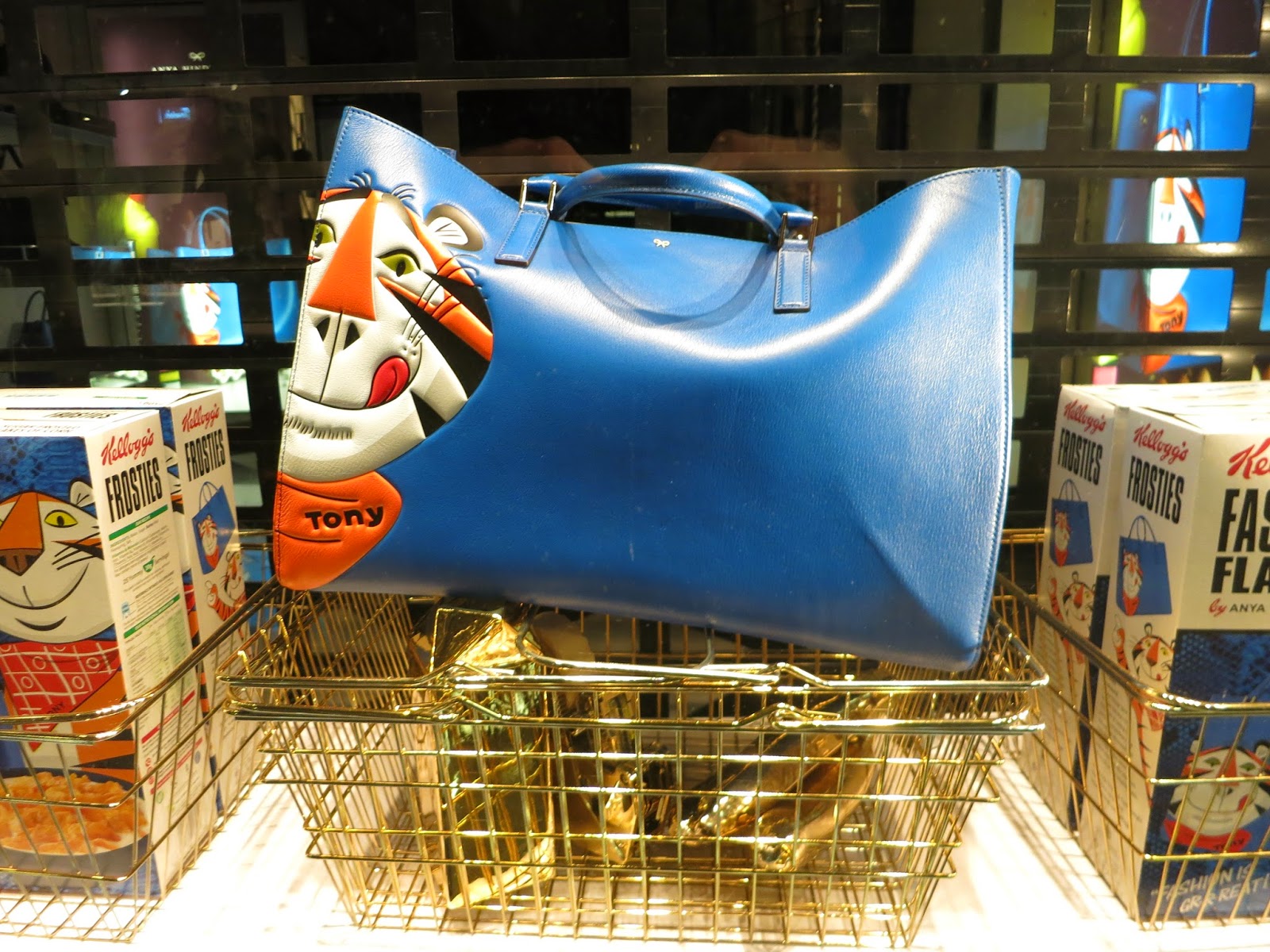 RetailStoreWindows.com: Anya Hindmarch, London