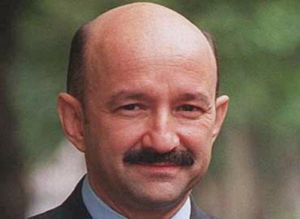 Mas 850 mil firmas piden que Carlos Salinas de Gortari termine en prisión. ¿Estas de acuerdo? Mas 850 mil firmas piden que Carlos Salinas de Gortari termine en prisión. ¿Estas de acuerdo?
