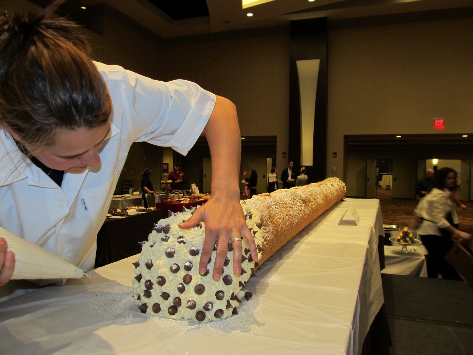The Boston Foodie The World's Largest Cannoli