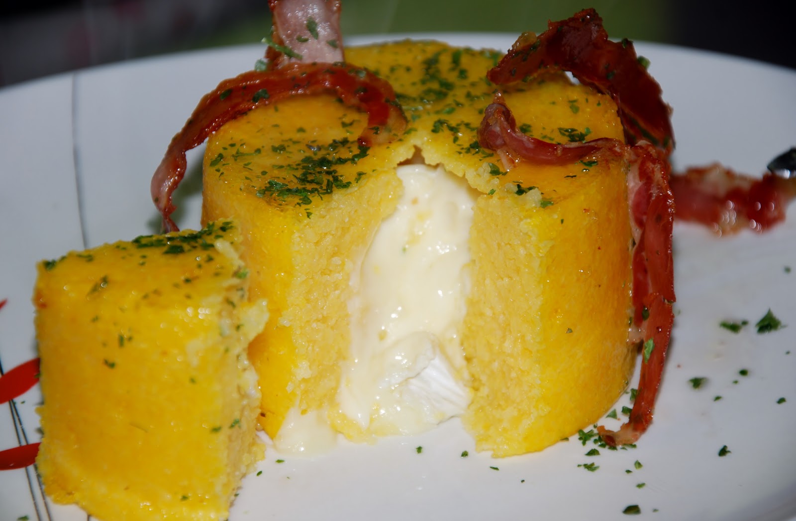 ma cuisine : Galette de polenta au brie et sont bacon griller