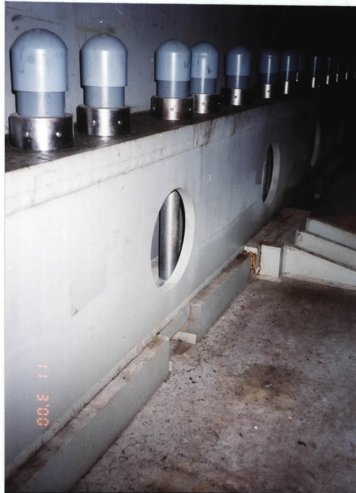 MAIN ENGINE HOLDING DOWN BOLTS