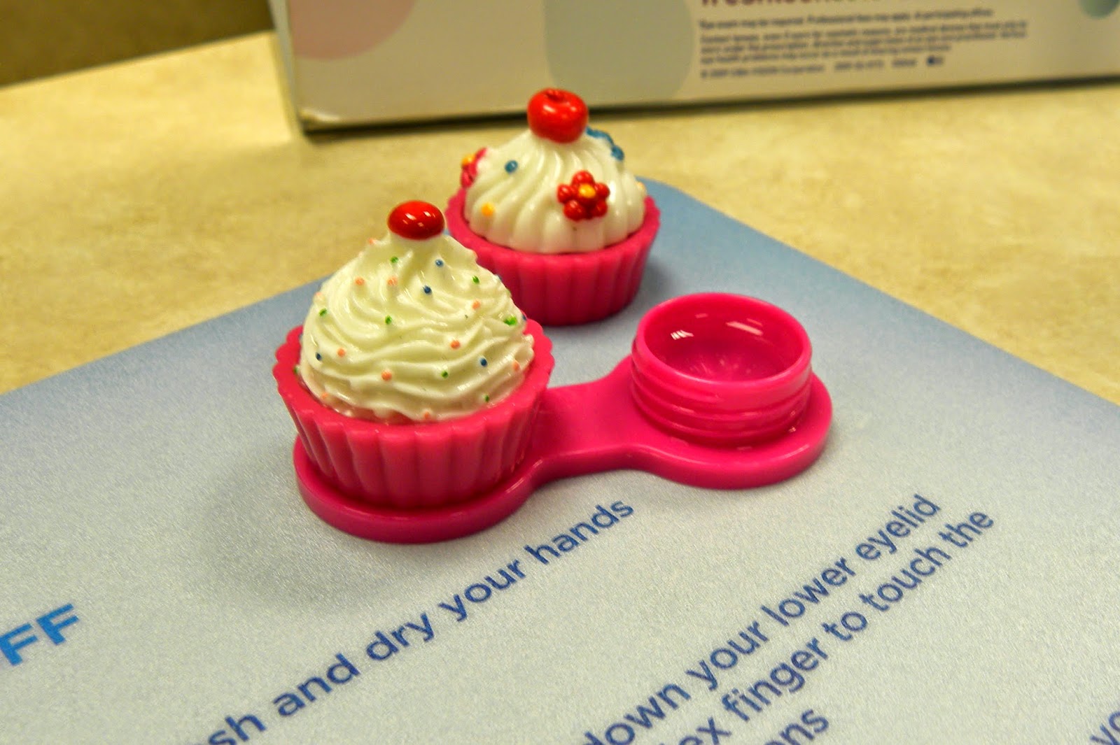 eyecing on the cake contact lens DOs and DON'Ts