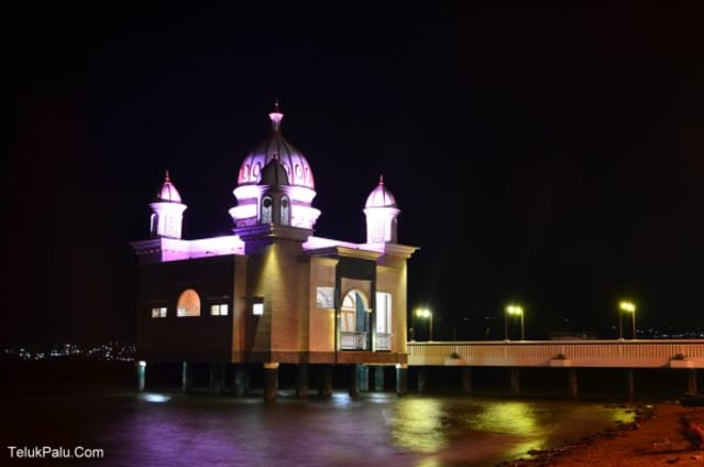 Masjid Arkam Babu Rahman, Masjid Terapung di Pantai Teluk Palu 