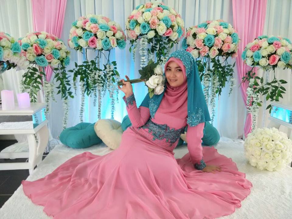 baju pengantin pink