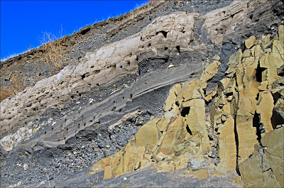 Ice Age Flood rhythmites draped over Columbia River Basalt near Starbuck, WA.