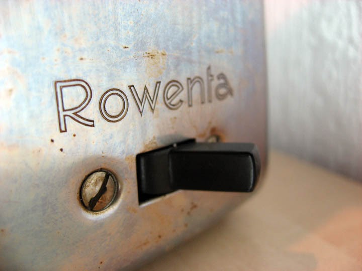The Hausfrau Journal: Vintage Rowenta toaster: the best thing since