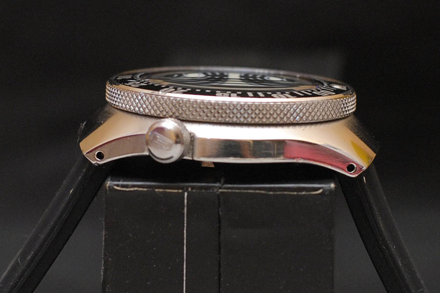 Megatron 40th anniversary limited edition. Проектор пластинки. Rush moving pictures обложка. Сейко и гандам. Rush vapor trails remixed.