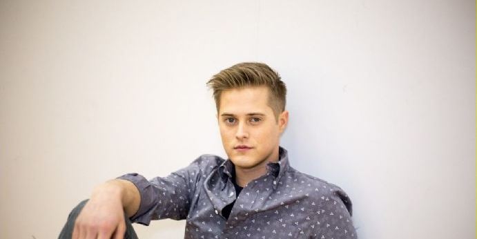 Biografia de Lucas Stephen Grabeel