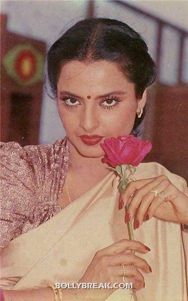 rekha with rose in hand - (12) - Rekha Hot Pics - 1980's 1970's Rekha Photo Gallery