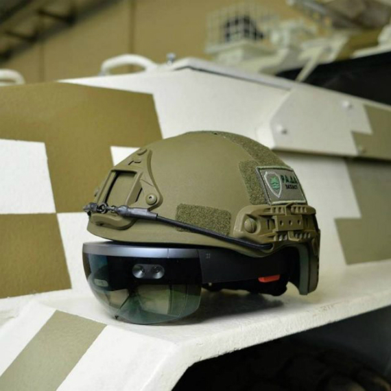 Microsoft HoloLens: Η Ουκρανία το θέλει μέσα σε άρματα μάχης