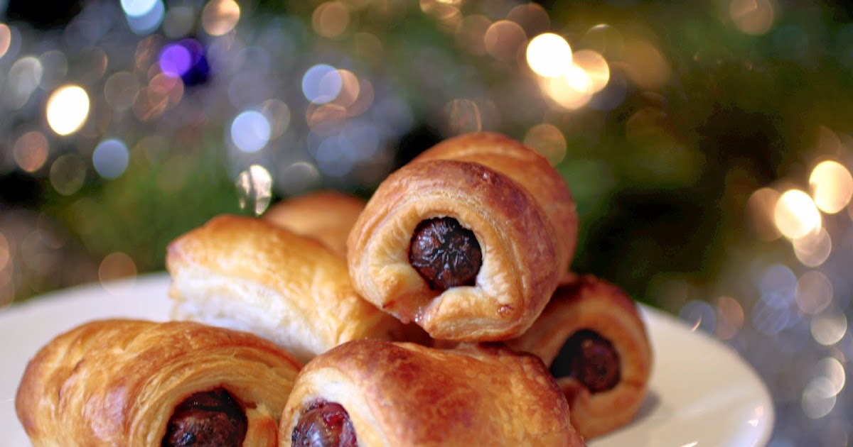 поросенок в одеяле блюдо. необычные спальные мешки. плед в виде пиццы. поросята в одеяле в виде пиццы. покрывало в виде пиццы.