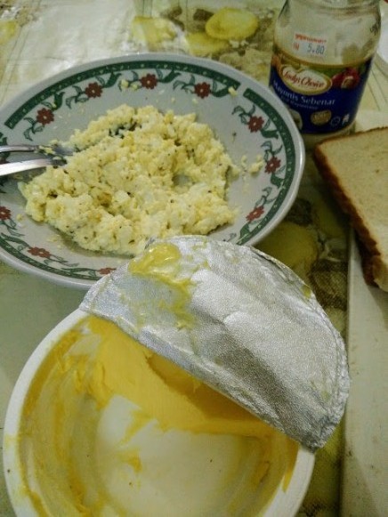 Sandwich telur yang sangat mudah