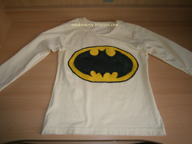 malowanie bluzek DIY farbami do tkanin - Batman