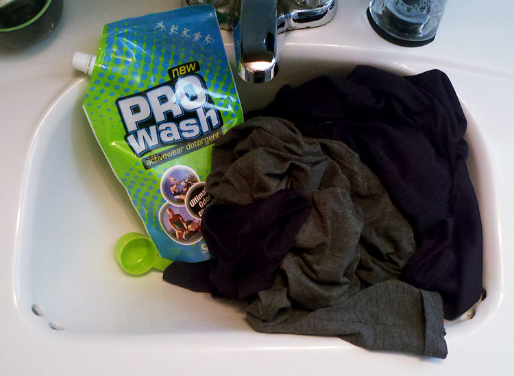 afbreken massa gemeenschap Best Way To Wash DriFit/Under Armour Shirts - Pushing Myself