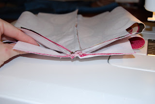 Linz Sews: Dopp Kits - A Tutorial!