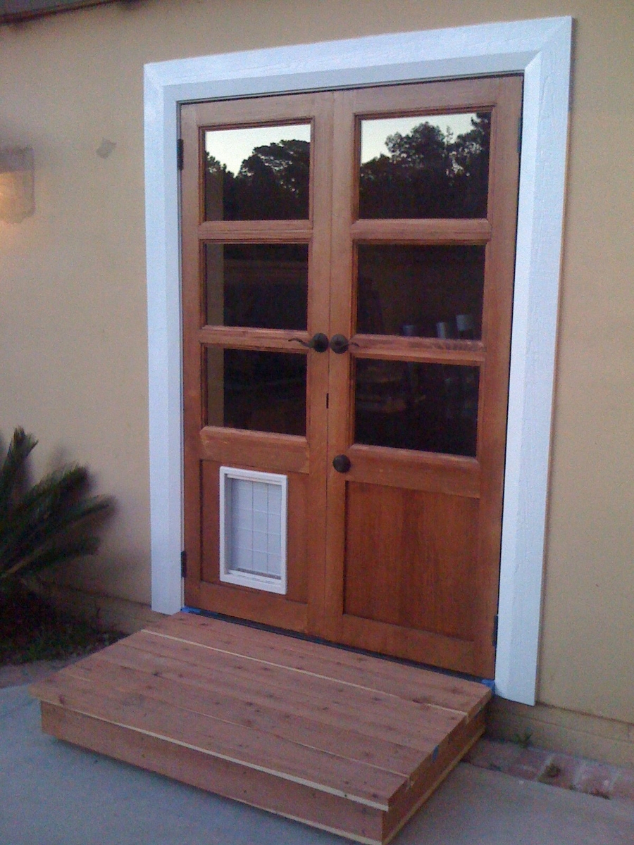 Patio Doors With Built In Dog Door At Backyard Koseklut