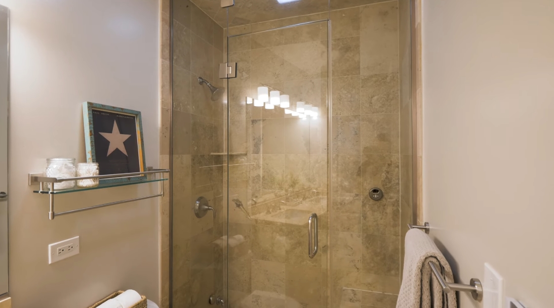 17 Photos vs. 1744 W Henderson St #1, Chicago Interior Design Condo Tour