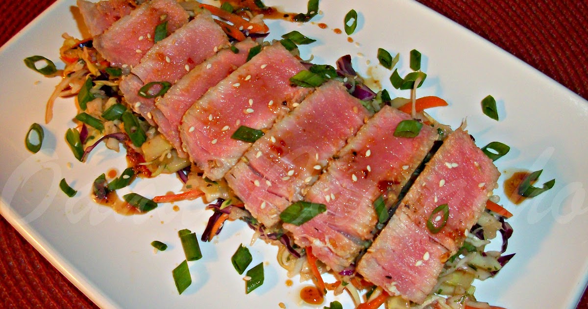 Cooking with love ! TON LA TIGAIE CU SALATA DE VARZA ASIATICA (PAN