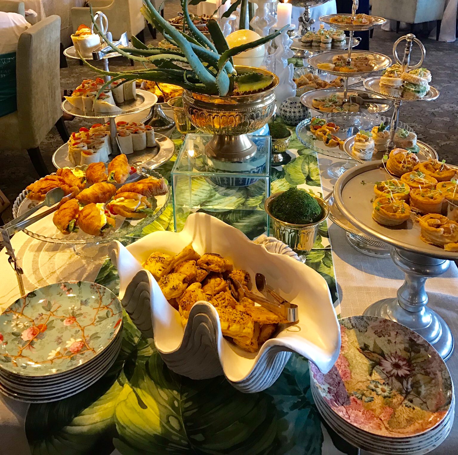 Beauty Shout Box BEVERLY HILLS HOTEL SIGNATURE FRIDAY AFTERNOON TEA BUFFET