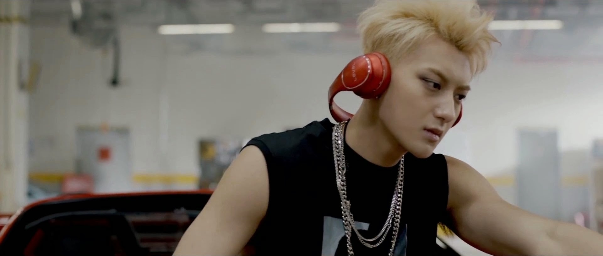 Exo call. Exo kai call me baby.