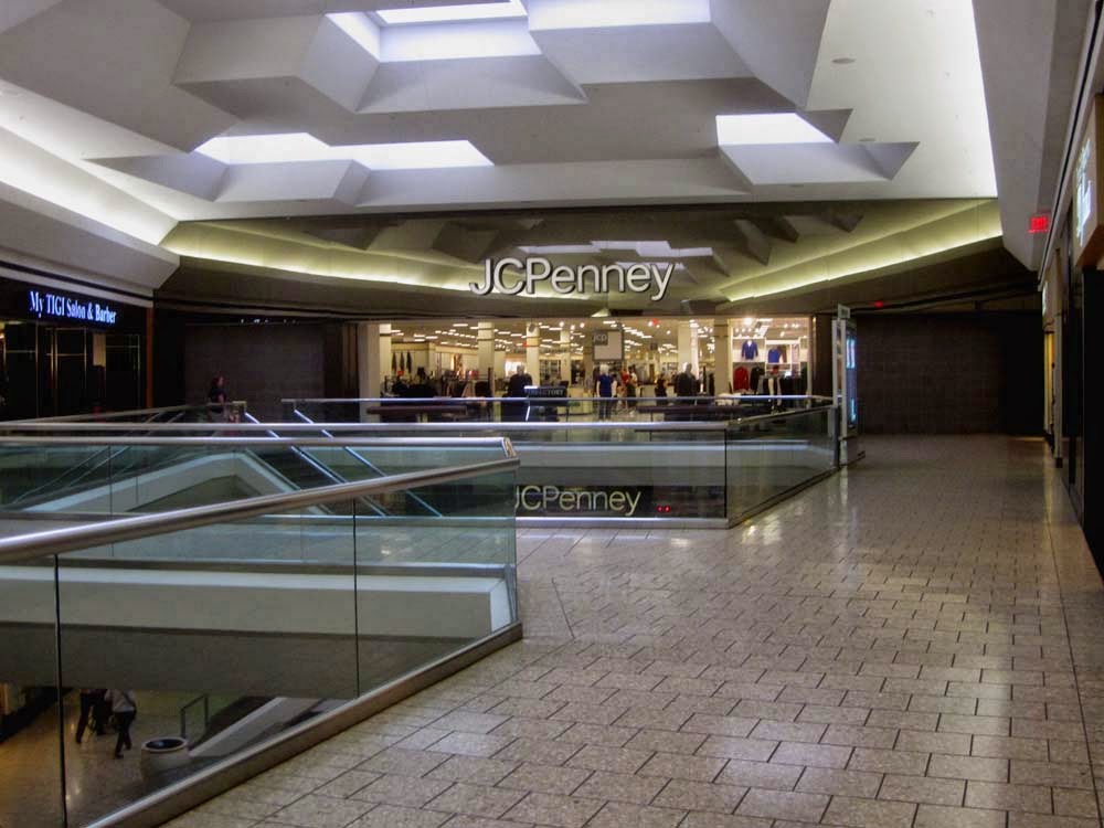 Sky City: Retail History: Fair Oaks Mall: Fairfax, VA