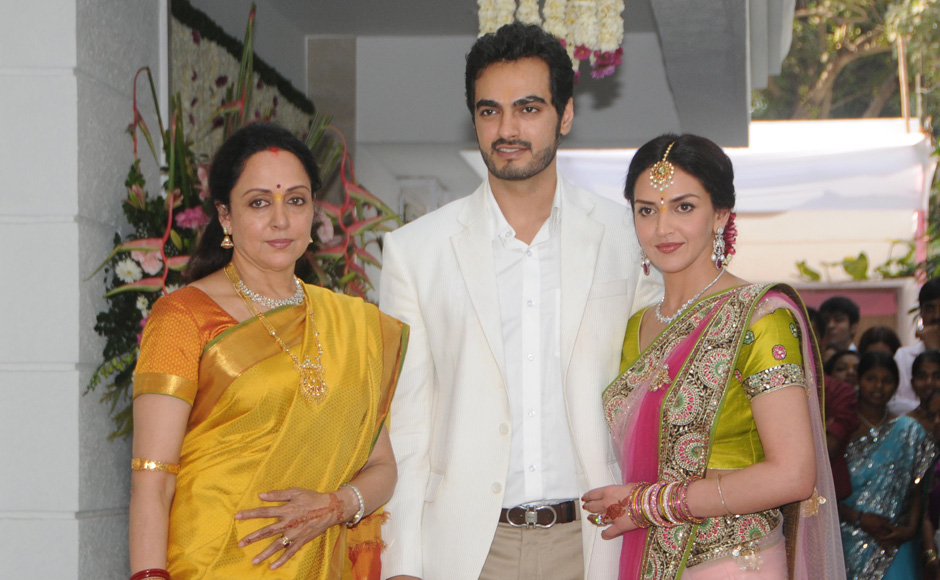 Eisha deol engagement pic1 - Esha Deol's Engagement Pics