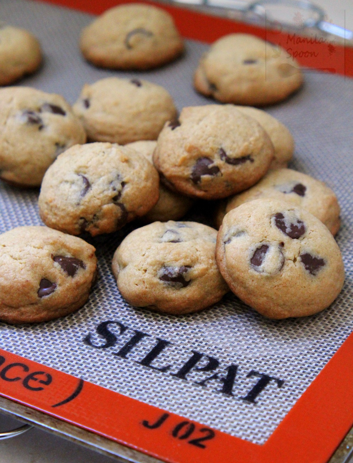 Product Review: Silpat and Yummy Chocolate Chip Cookies
