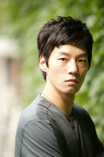 Lee Chun Hee | Artists From Asia