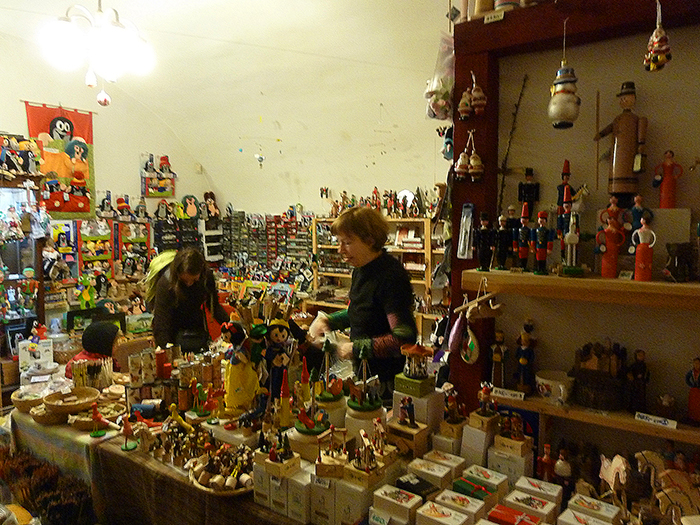 AAA ACCADEMIA AFFAMATI AFFANNATI Praga. Diavoli portabambini, uccelli