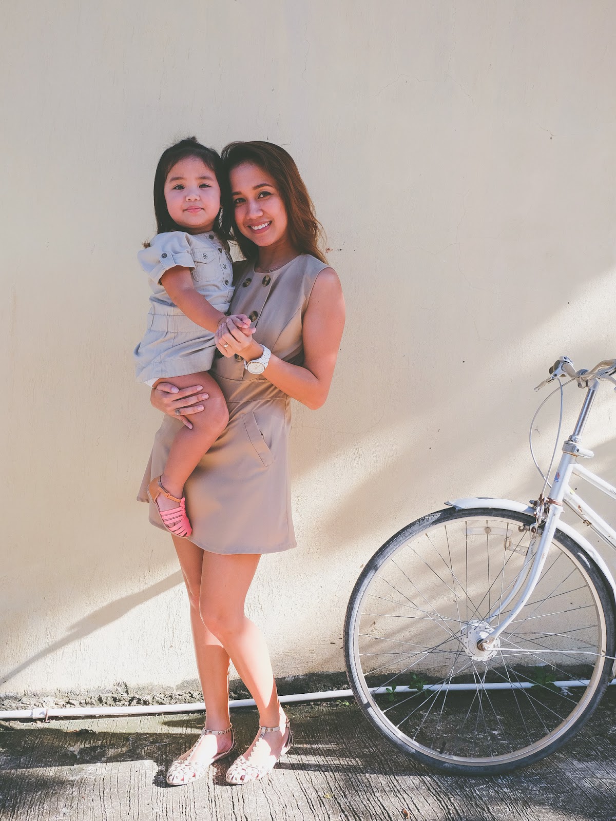 Twinning with mom, Mommy and daughter duo, matching outfits, twinning, cebu fashion bloggers, cebu bloggers, cebu mommy blogger, mommy blogs, philippine mommy blogger, mommy fashion, mommy outfits, summer outfits, cebu lifestyle blogger