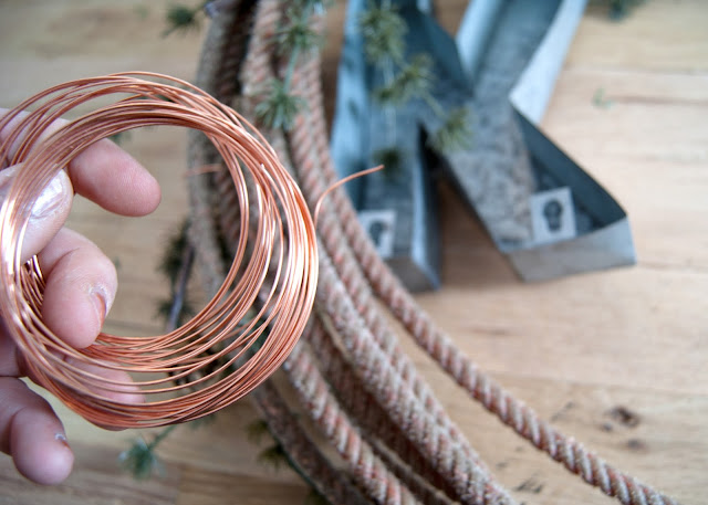 How to Make A Simple Winter Rope Wreath - step by step tutorial - copper wire