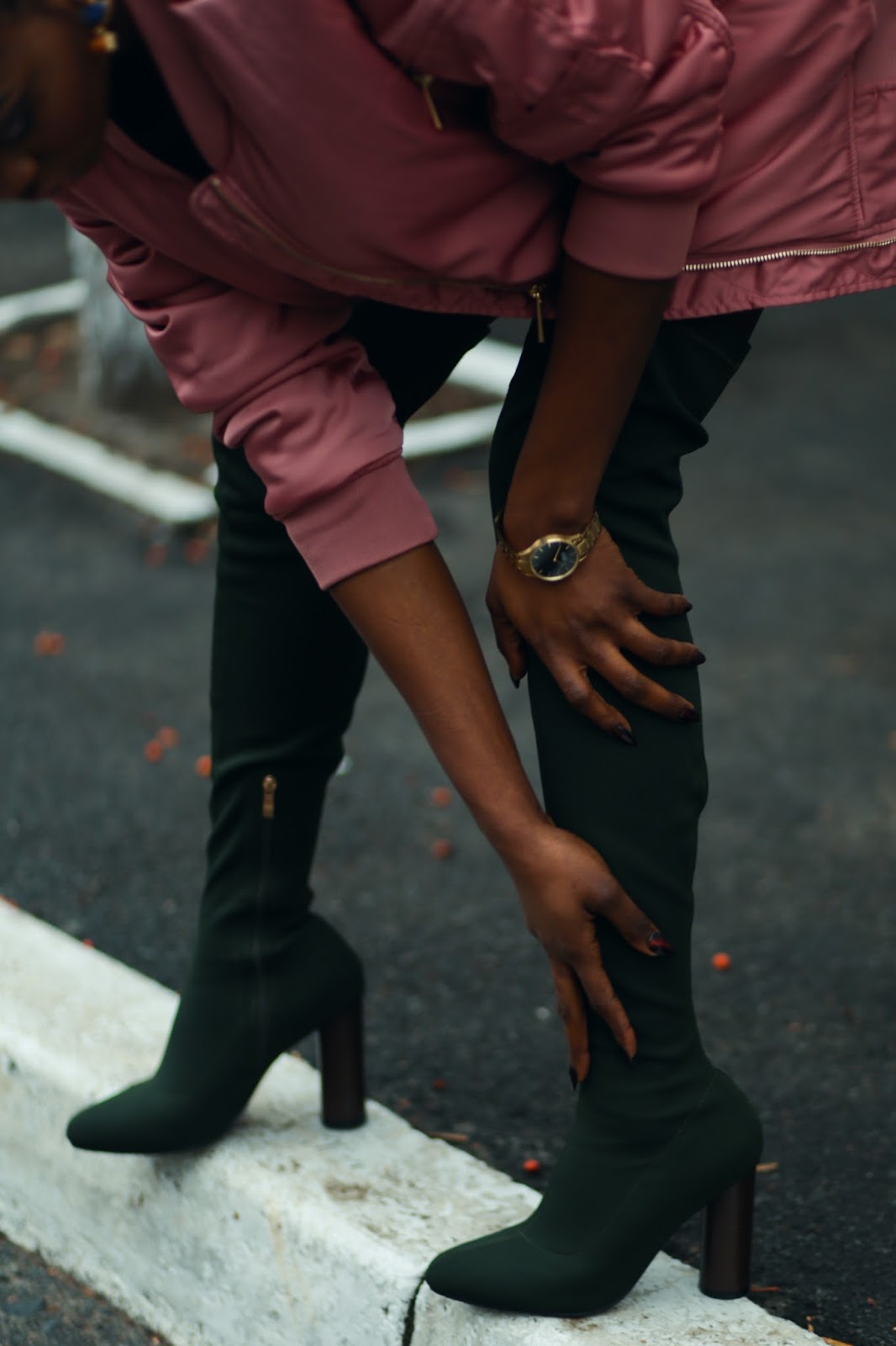 KHAKI KNITTED THIGH HIGH BOOTS / MÃLÃDÃ JACÃB