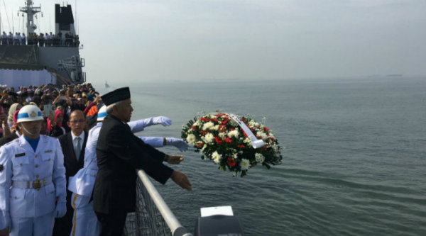 Respon Keluarga Korban Seketika Pencarian Jasad Lion Air JT 610 Diberhentikan Respon Keluarga Korban Seketika Pencarian Jasad Lion Air JT 610 Diberhentikan