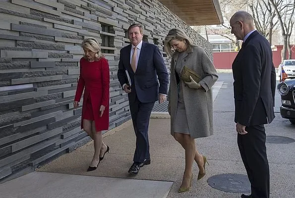 Queen Máxima wore a new Claes Iversen dress. China's President. Dutch Ambassador Ed Kronenburg and his wife Liliane Kronenburg