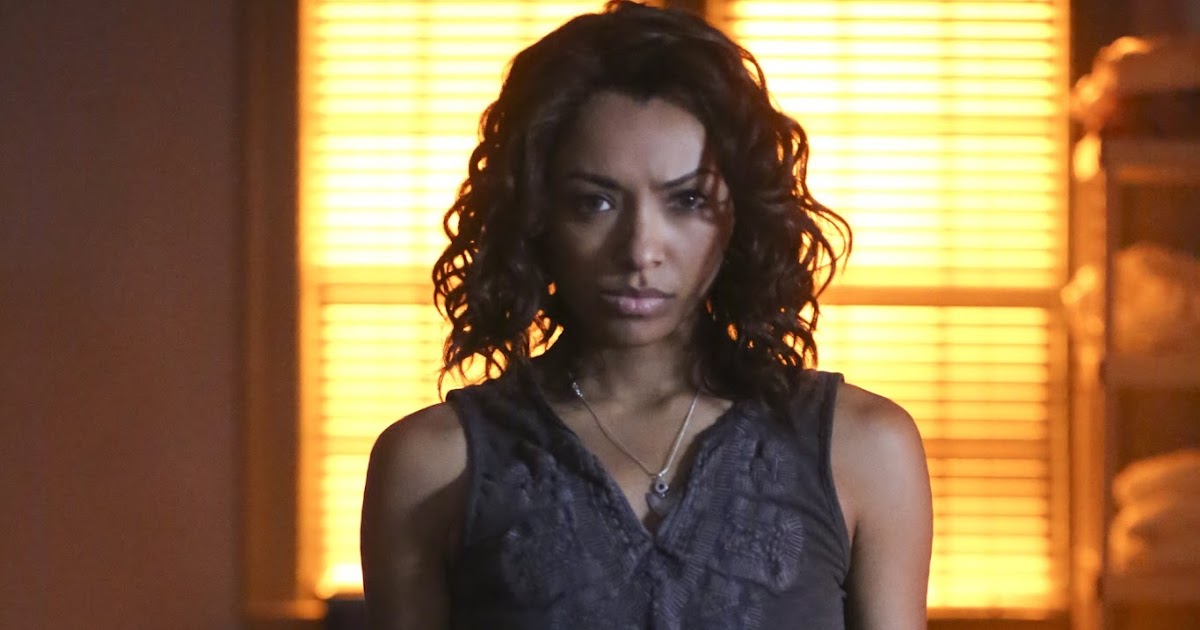 SNEAK PEEK "The Vampire Diaries Age Of Innocence"