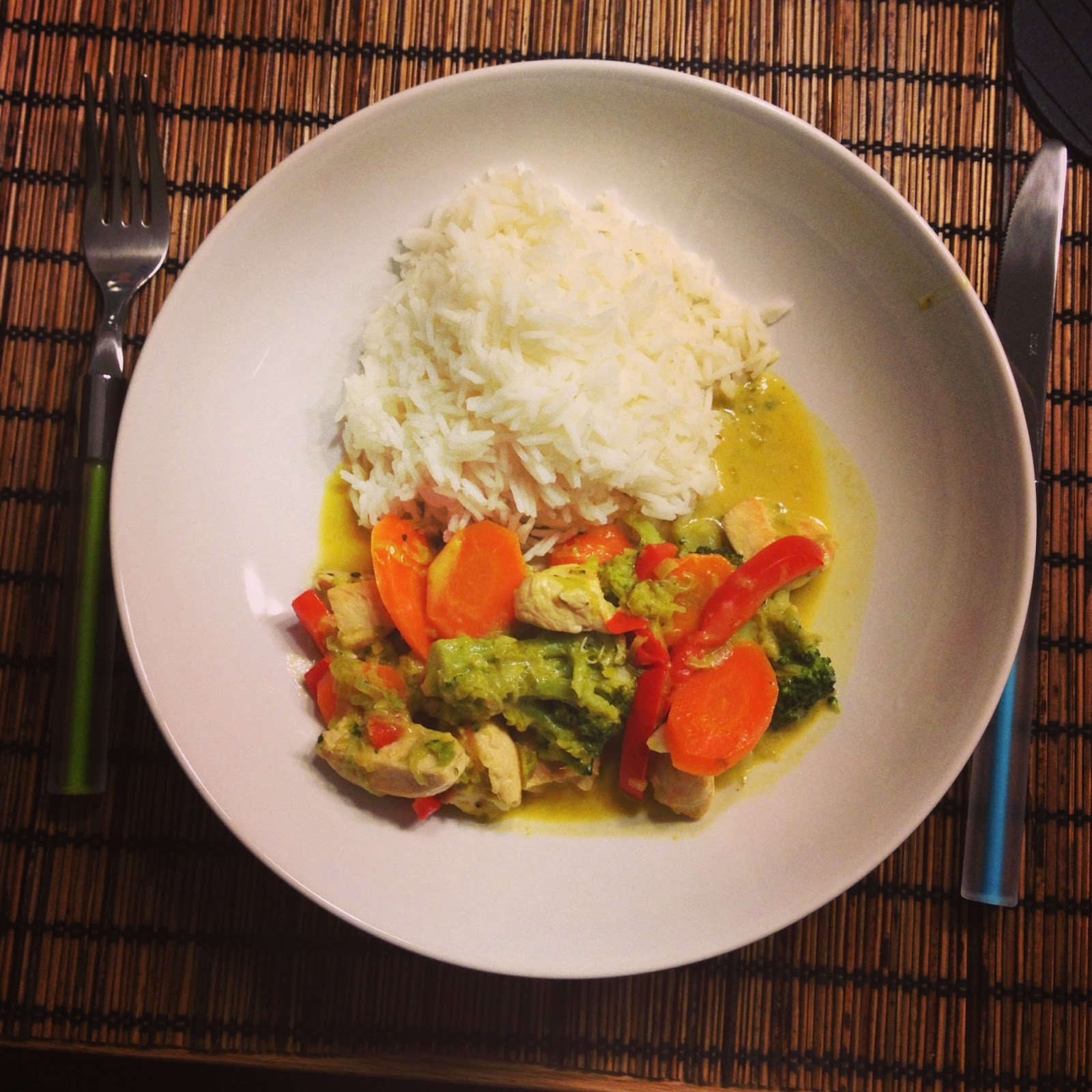 deliciouscooking: Grünes Thai-Curry mit Poulet und Gemüse