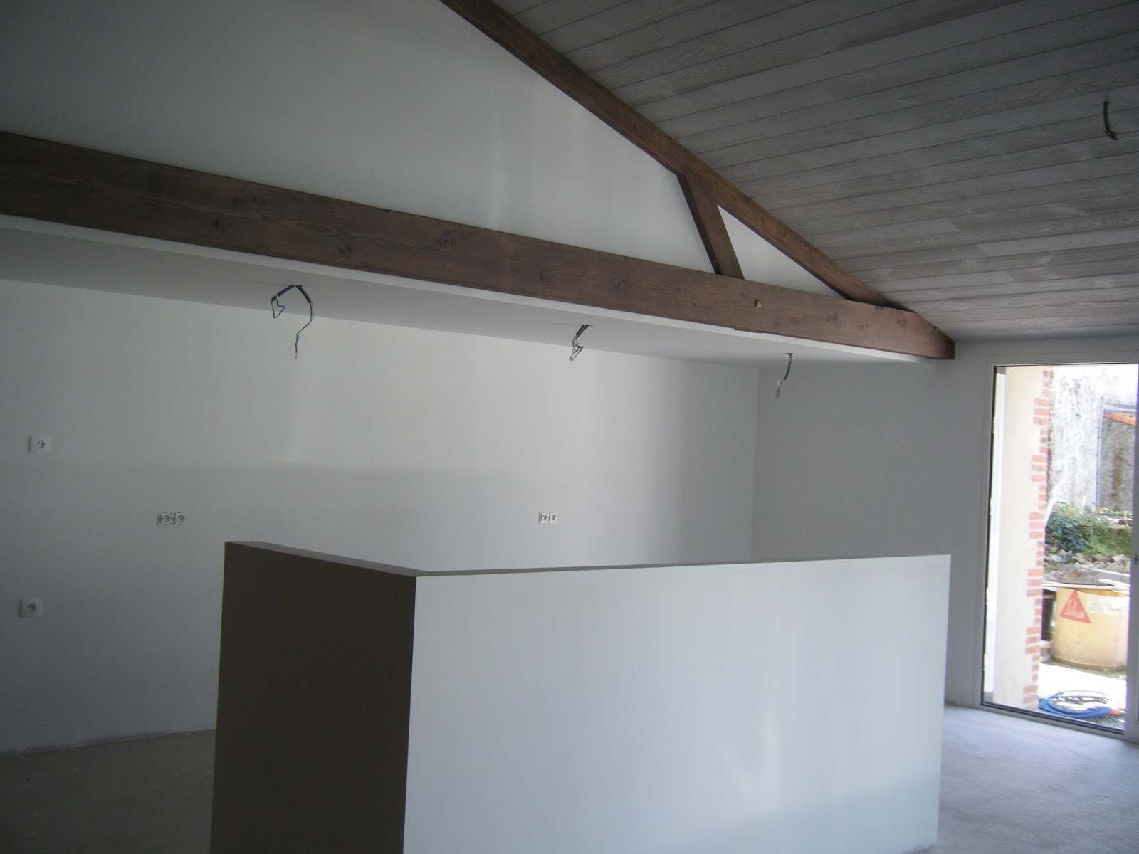 La grange de la Boisselière Lambris au plafond de la cuisine